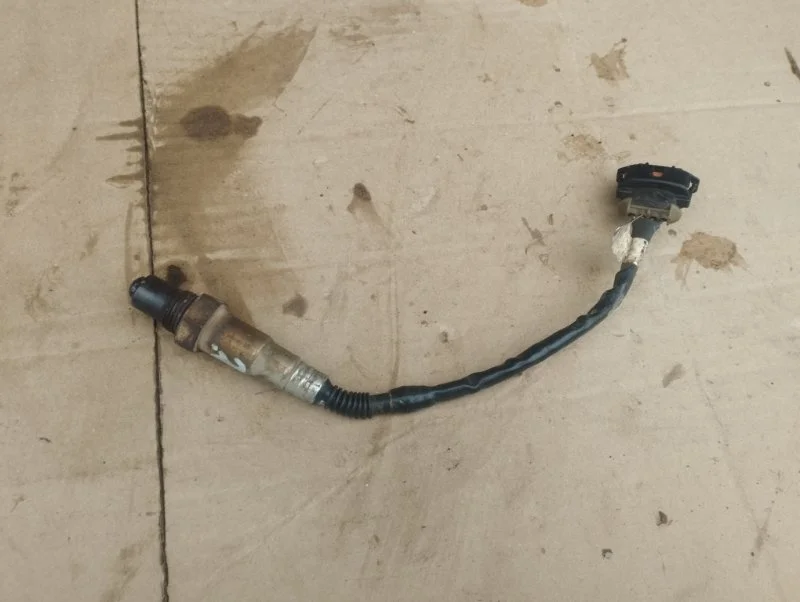 Кислородный датчик Opel Astra J 2011 55562206 ХЭТЧБЕК A16XER