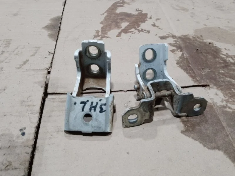 Петли двери Renault Megane 3 2009 804010018R ХЭТЧБЕК K9KF830, задние левые