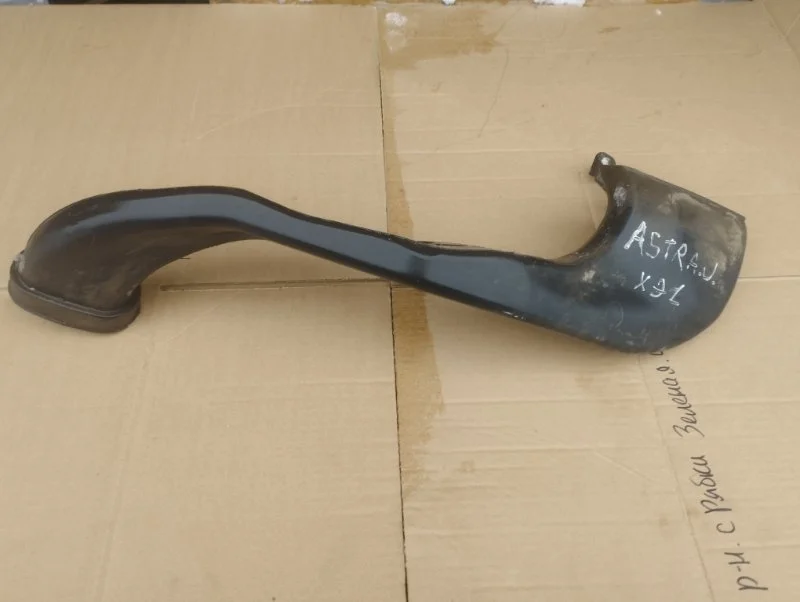 Воздуховод воздушного фильтра Opel Astra J 2011 13307080 ХЭТЧБЕК A16XER