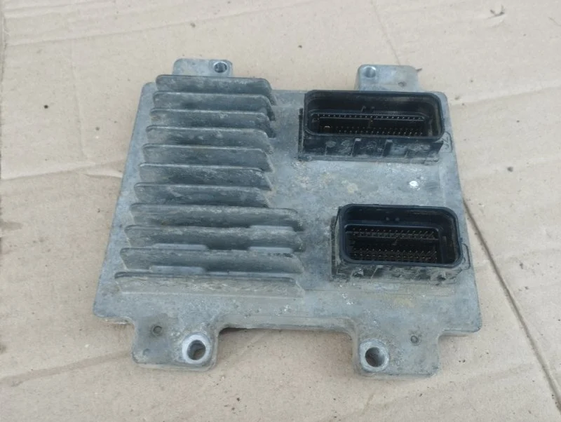 Блок управления двигателем Opel Astra J 2011 12647212 ХЭТЧБЕК A16XER