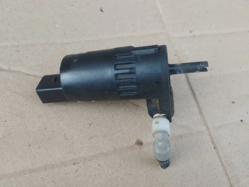 Моторчик омывателя Opel Astra J 2011 13349273 ХЭТЧБЕК A16XER