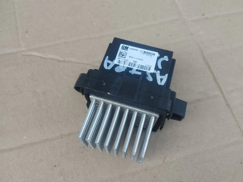 Резистор печки Opel Astra J 2011 13503201 ХЭТЧБЕК A16XER