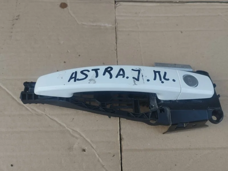 Наружная ручка двери Opel Astra J 2011 13142770 ХЭТЧБЕК A16XER