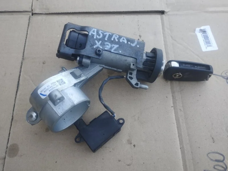 Замок зажигания Opel Astra J 2011 22807512 ХЭТЧБЕК A16XER