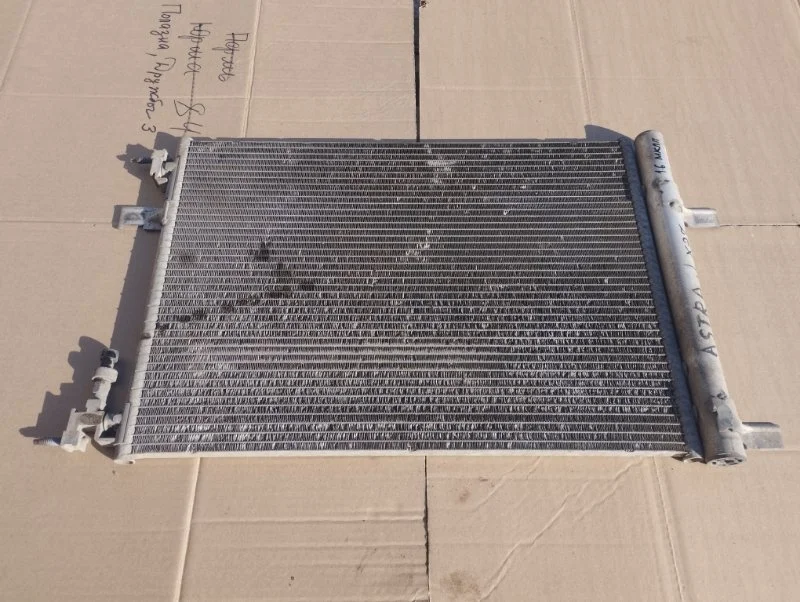 Радиатор кондиционера Opel Astra J 2011 13377762 ХЭТЧБЕК A16XER
