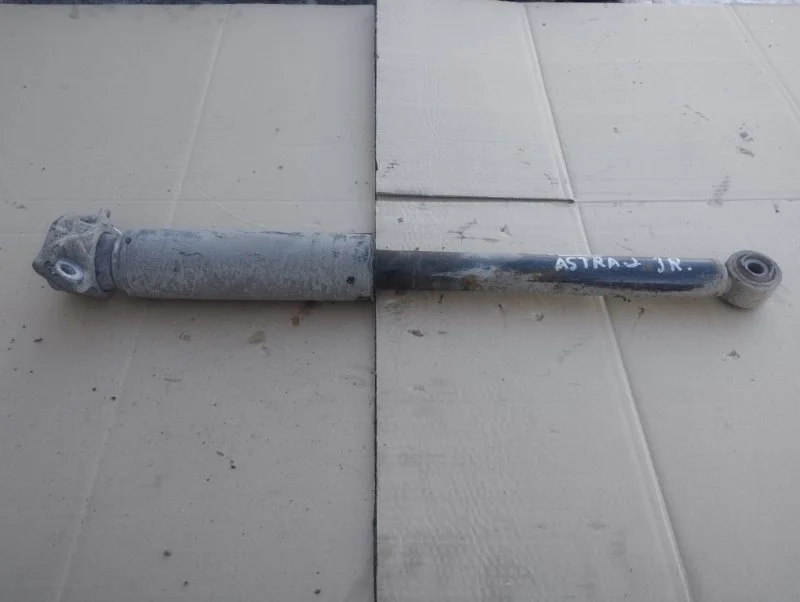 Амортизатор подвески Opel Astra J 2011 13279260 ХЭТЧБЕК A16XER