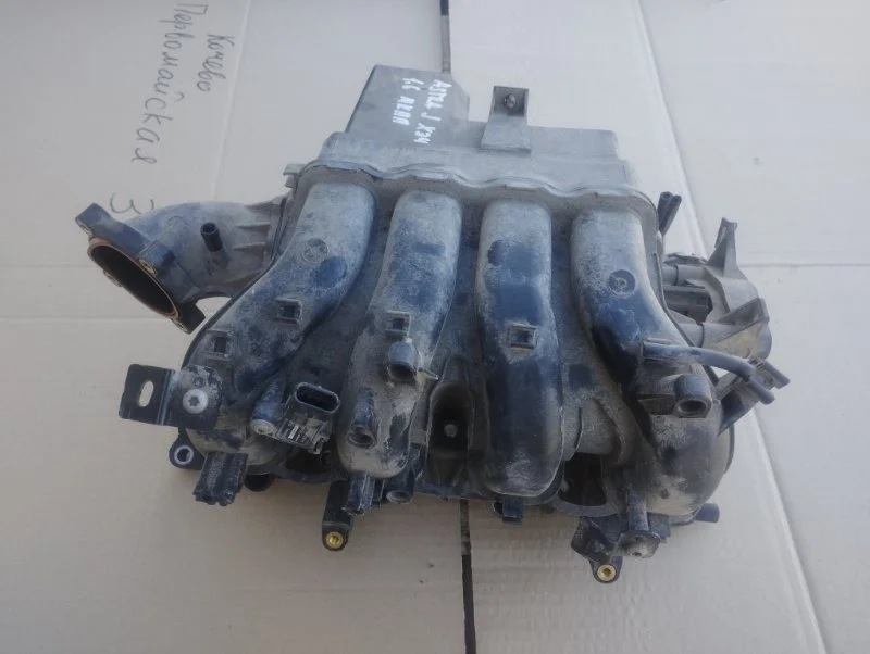 Впускной коллектор Opel Astra J 2011 55573811 ХЭТЧБЕК A16XER