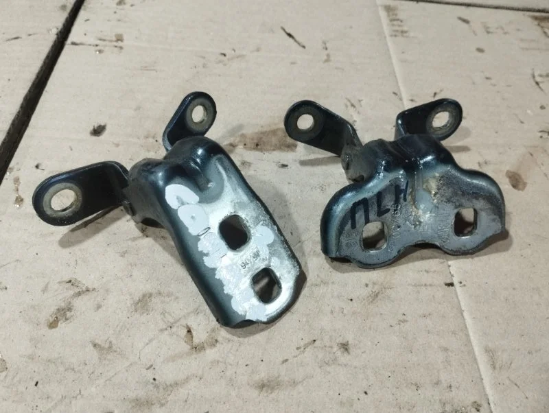 Петли передней левой двери Chevrolet Cobalt 2 2013 13505399 СЕДАН B15D2