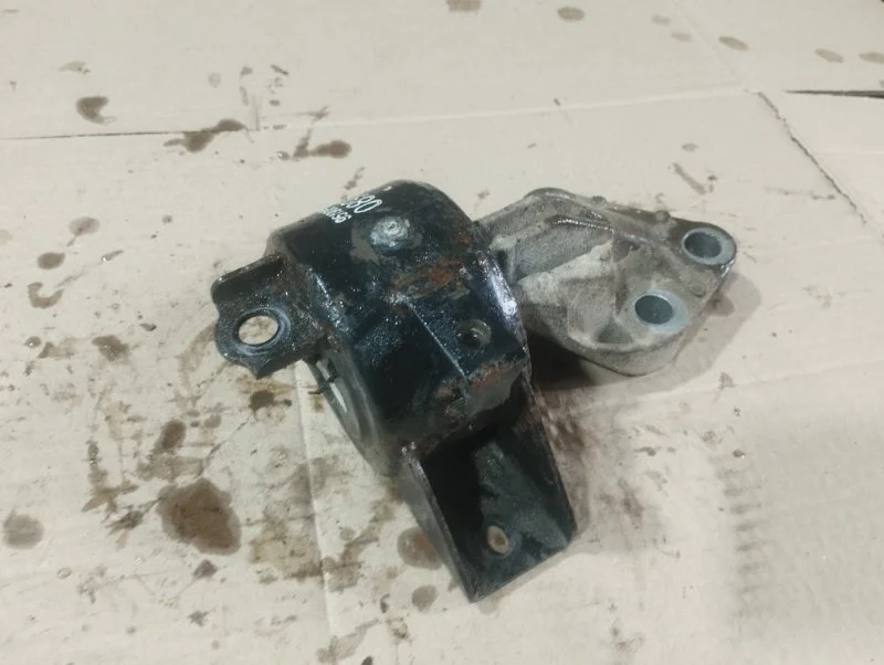 Подушка двигателя Chevrolet Cobalt 2 2013 95190896 СЕДАН B15D2