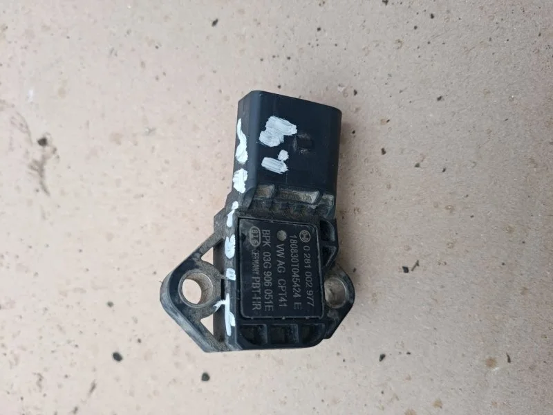 Датчик абсолютного давления Volkswagen Tiguan 2 2018 03G906051E CZD