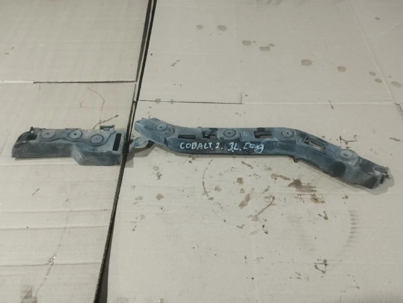 Кронштейн бамперa Chevrolet Cobalt 2 2013 52049414 СЕДАН B15D2