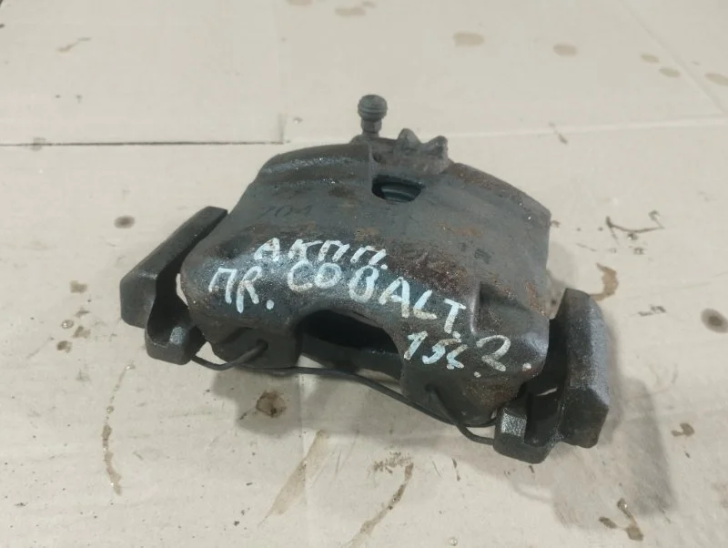 Суппорт передний правый Chevrolet Cobalt 2 2013 13578754 СЕДАН B15D2