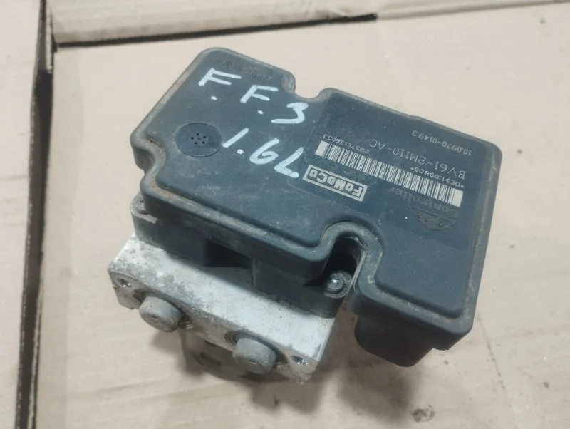 Блок ABS Ford Focus 3 2011 BV612M110AC СЕДАН PNDA