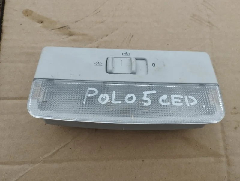 Плафон освещения салона Volkswagen Polo 5 2011 6Q0947105F СЕДАН CFN