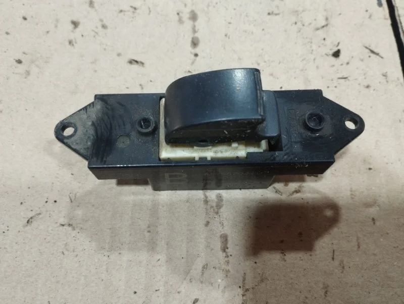 Кнопка стеклоподъемника Mitsubishi Lancer X 2013 MR587944 СЕДАН 4A92