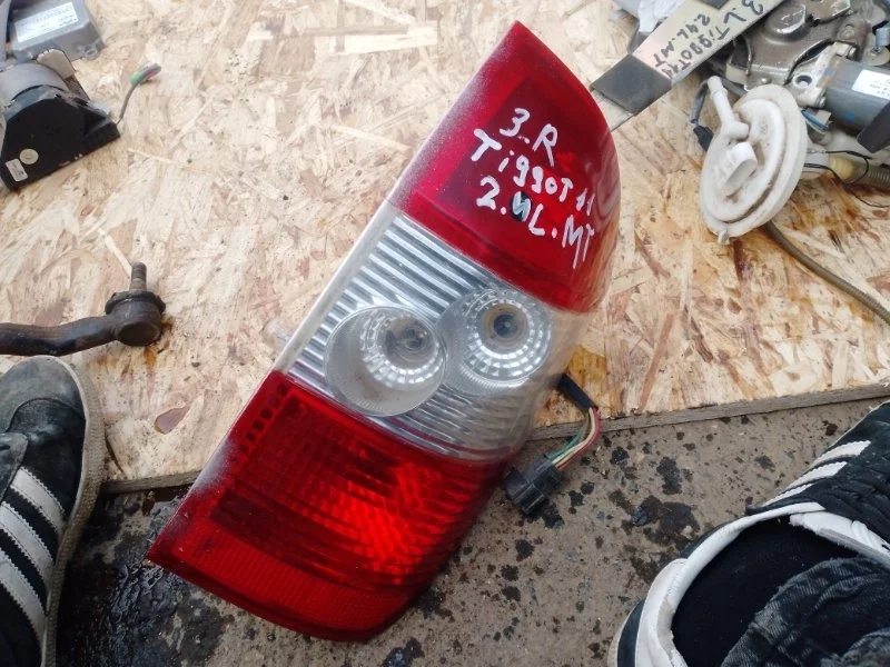 Фонарь правый Chery Tiggo 2007 T113773020 T11 4G64S4M