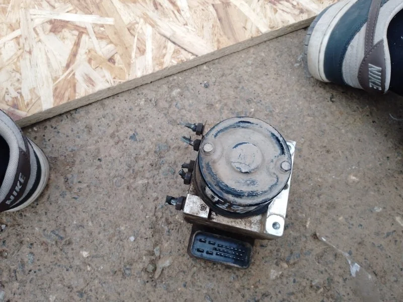 Блок ABS Chery Tiggo 2007 T113550010BA T11 4G64S4M