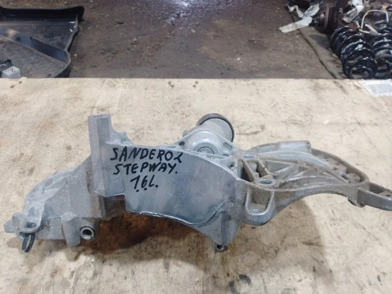 Кронштейн генератора Renault Sandero Stepway 2 2018 8200941114 K7MA812