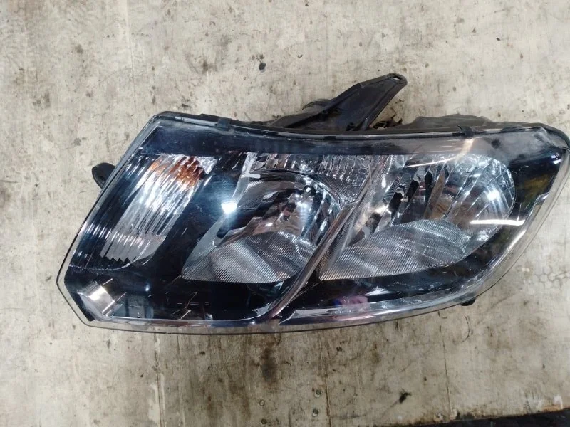 Фара левая Renault Sandero Stepway 2 2018 260609450R K7MA812