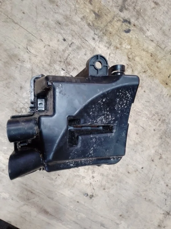 Корпус блока предохранителей Renault Sandero Stepway 2 2018 243505662R K7MA812