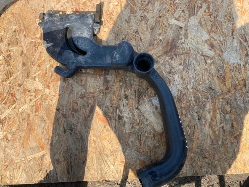 Воздухозаборник Nissan X-Trail 2014 1022283S01 УНИВЕРСАЛ MR20