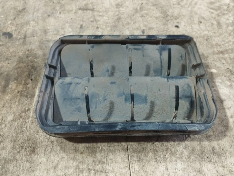 Клапан вентиляции салона правый Renault Duster 2 7700838358 УНИВЕРСАЛ H5HA460