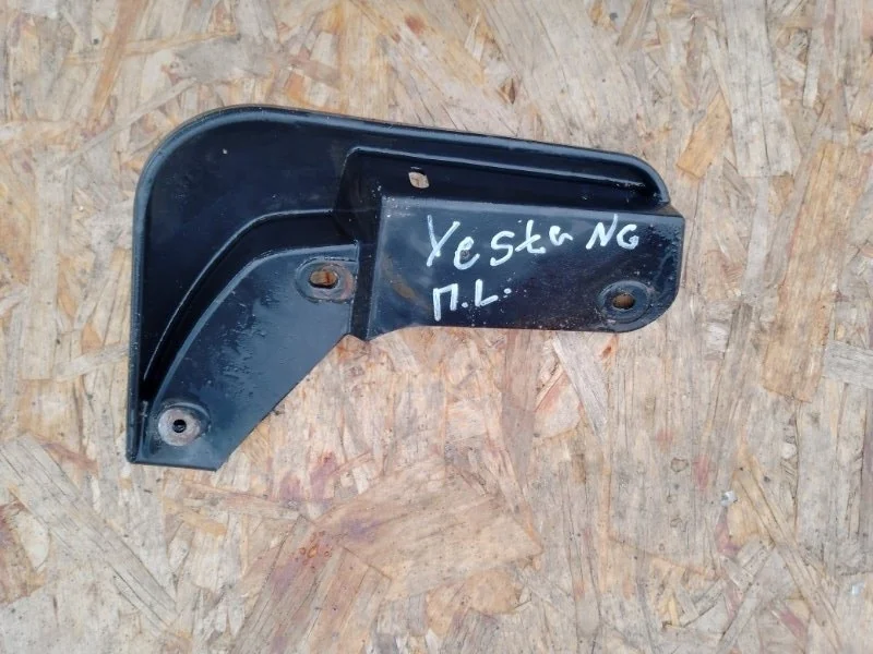 Брызговик передний левый Lada Vesta Ng 2023 8450008253 СЕДАН 21129, передний левый