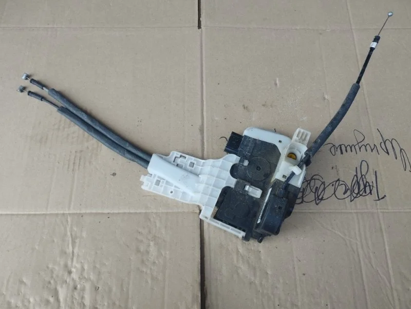 Замок передней левой двери Hyundai IX35 2012 813102Y000 G4KD