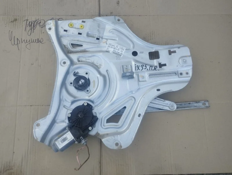 Стеклоподъемник передний правый Hyundai IX35 2012 813202Y000 G4KD