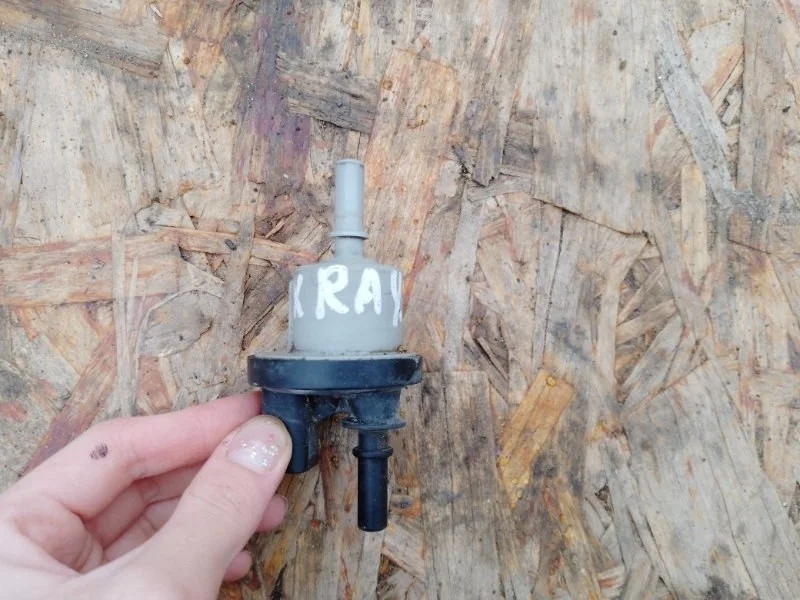 Клапан электромагнитный Lada Xray 2016 8200248821 ХЭТЧБЕК 21179