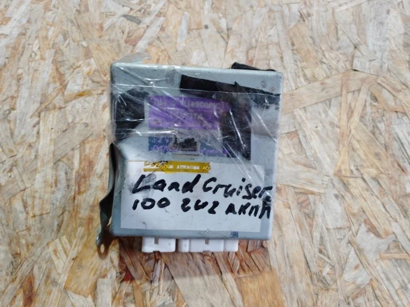 Блок управления рулевой колонкой Toyota Land Cruiser 100 2006 8922760060 УНИВЕРСАЛ 2UZ