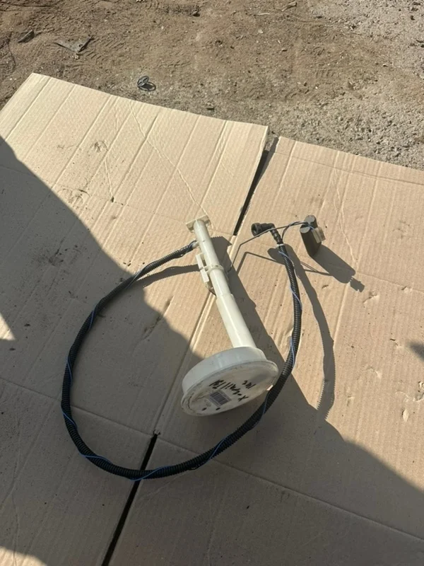 Датчик уровня топлива Nissan X-Trail 2014 25060JG70D УНИВЕРСАЛ MR20