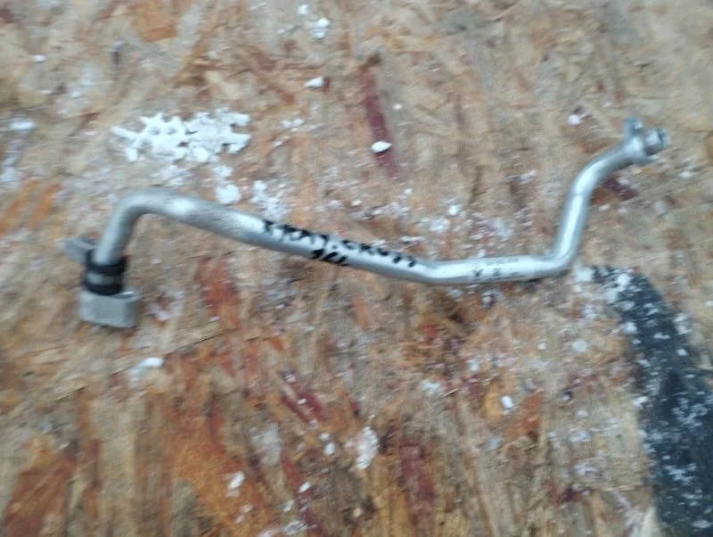 Трубка кондиционера Лада X-Ray Cross 2020 924800470R ХЭТЧБЕК H4MD