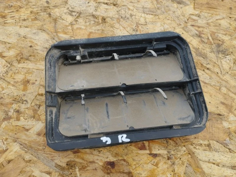 Клапан вентиляции салона правый Лада Vesta Sw 2020 7700838358 УНИВЕРСАЛ 21129, задний правый