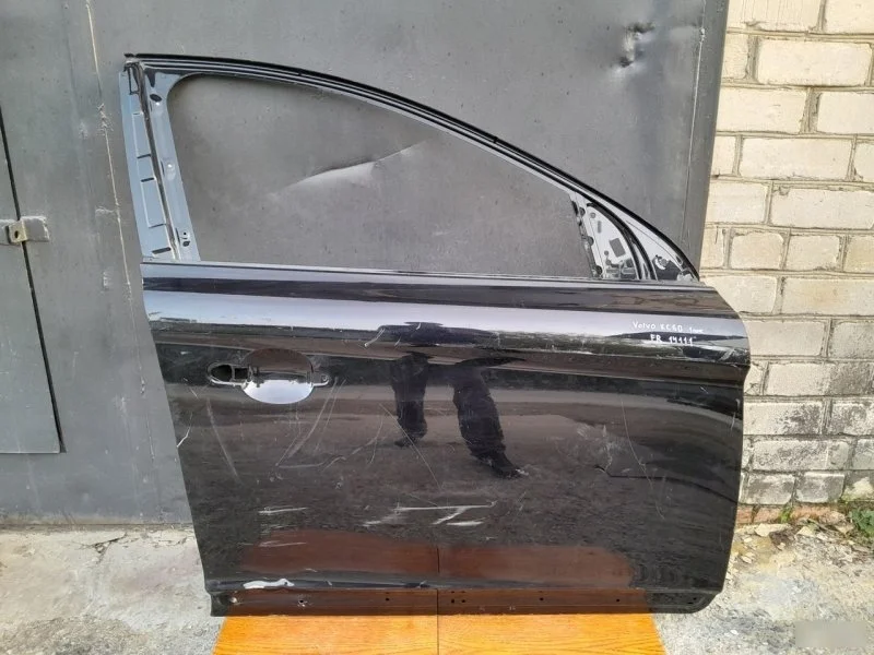 Дверь Volvo XC60 2010 31298675 DZ31, передняя правая