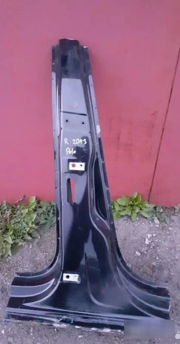 Стойка кузова Volkswagen Polo 2011 6RU809052B MK5, правая