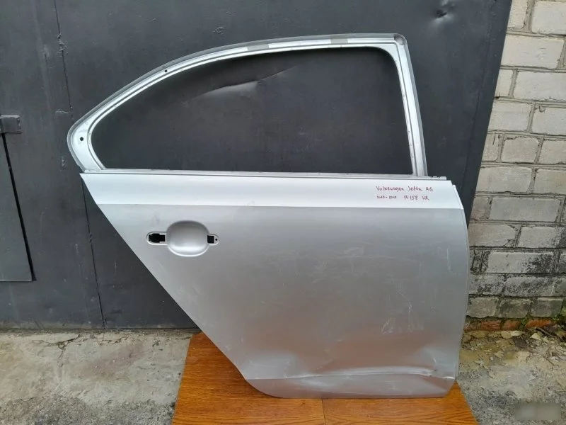 Дверь Volkswagen Jetta 2011 5C6833056E A6, задняя правая