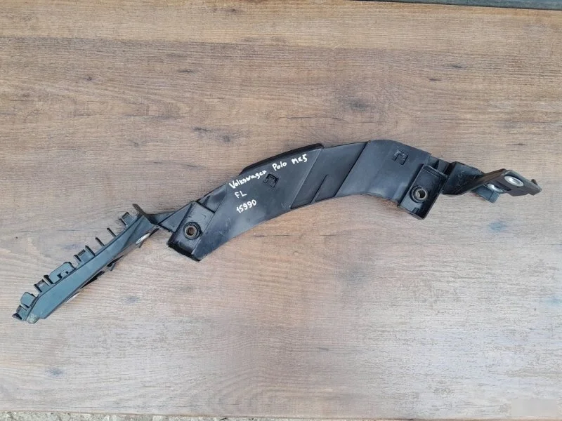 Кронштейн фары Volkswagen Polo 2011 6RU805071A MK5, левый