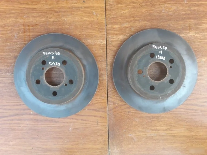 Диски тормозные Toyota Prius 2011 4243112310 ZVW30L, задние