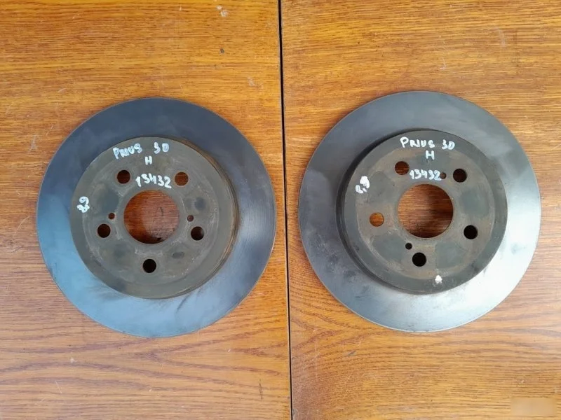 Диски тормозные Toyota Prius 2009 4243112310 ZVW30L, задние
