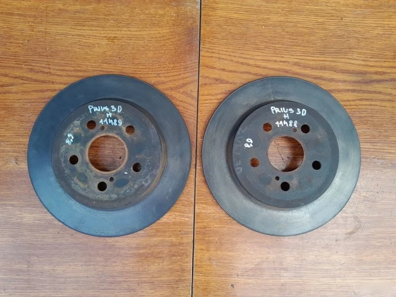 Диски тормозные Toyota Prius 2013 4243112310 ZVW30L, задние