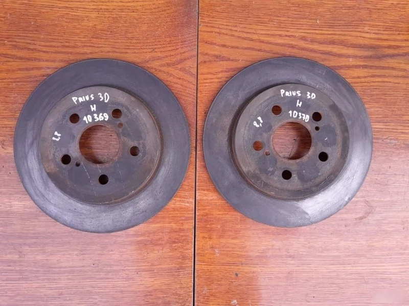 Диски тормозные Toyota Prius 2010 4243112310 ZVW30L, задние