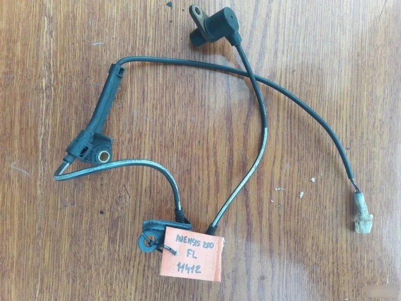 Датчик ABS Toyota Avensis 2006 8954302040 AZT250, передний левый