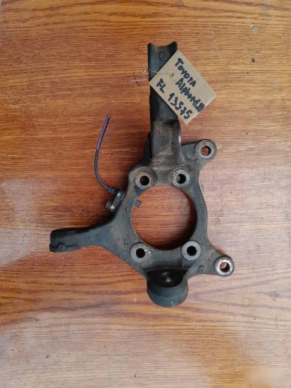 Поворотный кулак Toyota Alphard 2010 4321228120 GGH20W, левый