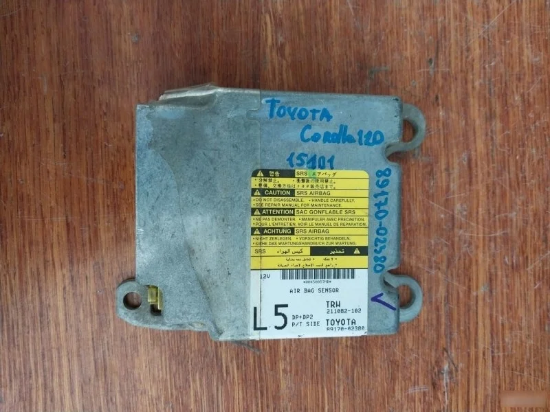 Блок управления SRS airbag Toyota Corolla 2001 8917002380 ZZE121