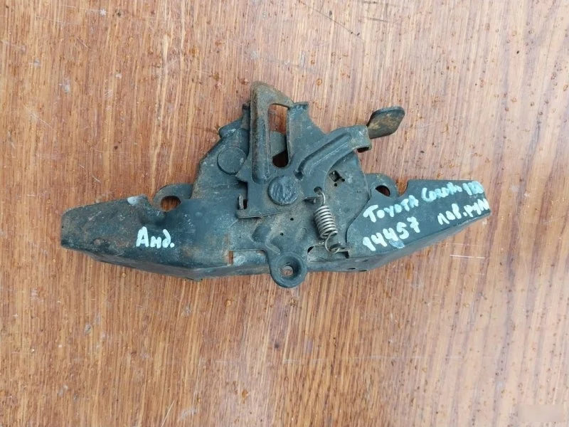 Замок капота Toyota Corolla 2002 5351002180 ZZE121