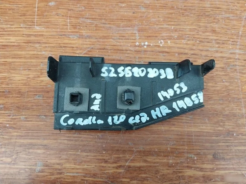 Крепление бампера Toyota Corolla 2004 5256202030 ZZE121, заднее правое