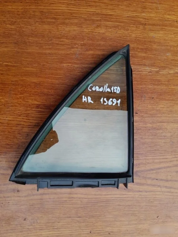 Стекло двери Toyota Corolla 2008 6812312800 ZRE151, заднее правое