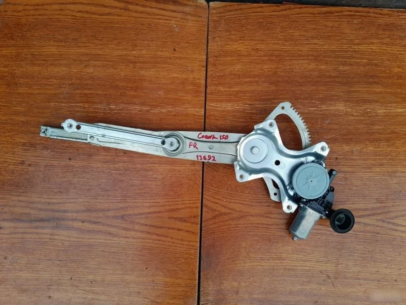 Стеклоподъемник Toyota Corolla 2008 6980112220 ZRE151, передний правый