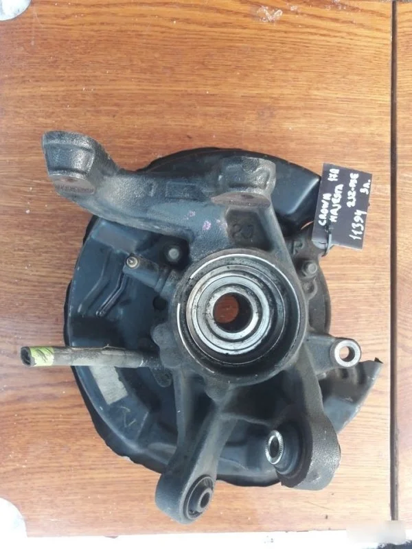 Поворотный кулак Toyota Crown Majesta 2003 4230430070 UZS173 1UZ-FE, правый